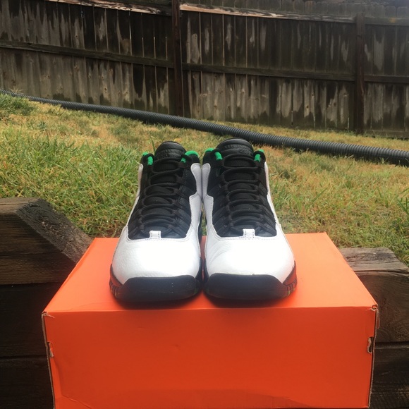 Jordan 10 Seattle Size 9.5 - Picture 4 of 6